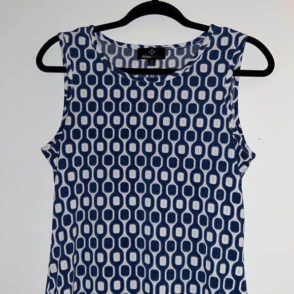 Ronni Nicole Dress Size Small Blue & White Textured Short Sleeveless Geometric - Picture 2 of 5
